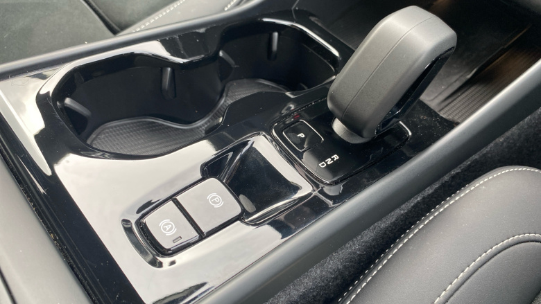 Volvo XC40 2.0 B3P Plus Black Edition 5dr Auto Petrol Estate